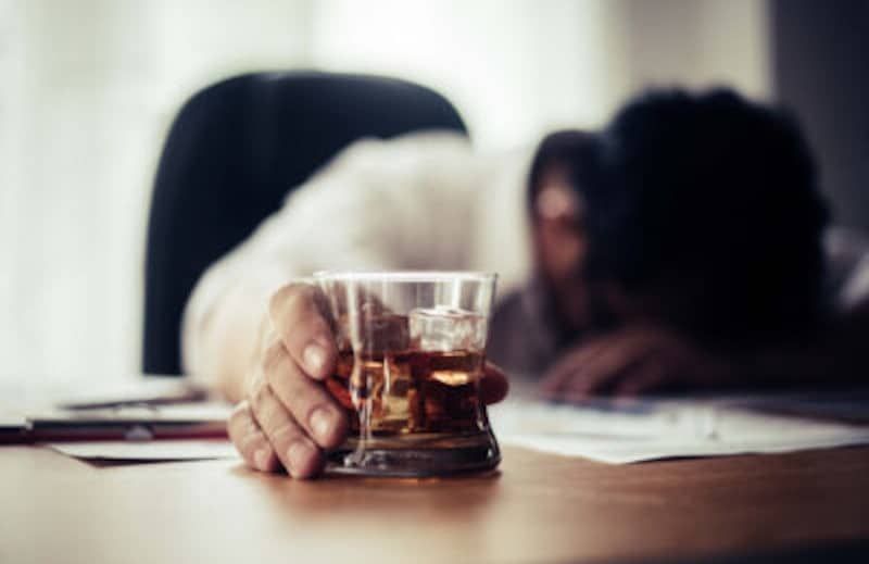 man with alcohol addiction needs rehab near Nashville, TN